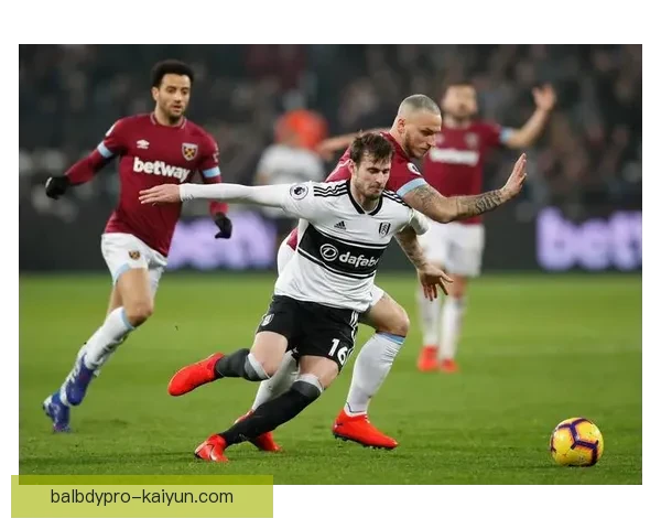 德甲诺伊尔门神持续保持高水平状态，展现出稳健的防守能力。