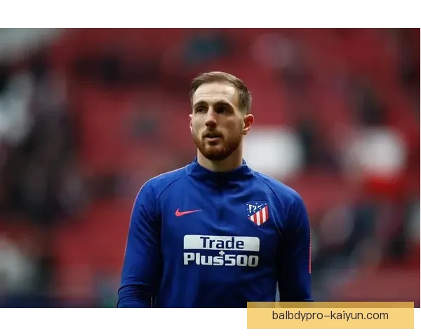 奥布拉克出球能力解析：本赛季传球成功率与后场组织表现稳健